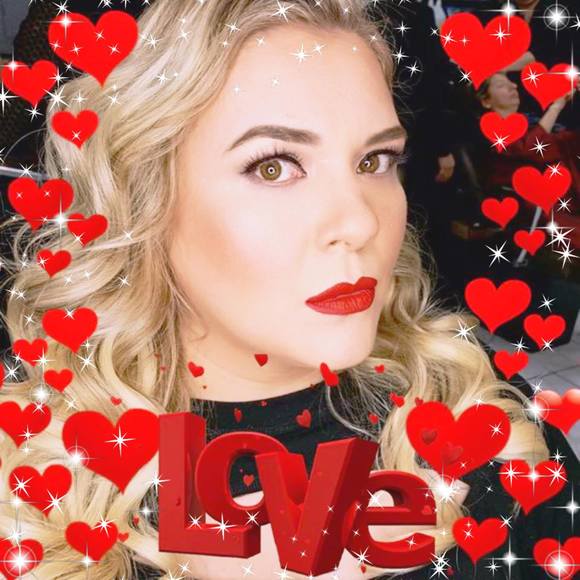 Poshmark profile picture for @myriam